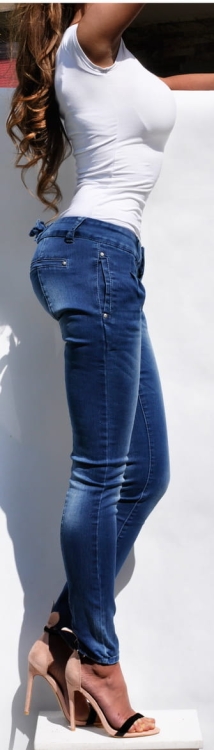 Modne Spodnie Damskie Jeans dla Króliczka Denim Wyszczuplające Kobiece ze Szwem i Baskinką Wiosna Lato Jesień model #0396 FASIONAVENUE.PL Promocja