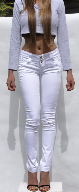 Spodnie Damskie Jeans Denim Białe Dopasowane Rurki Kobiece model TR-0355 na Wiosnę Lato Jesień w sklepie FASHIONAVENUE.PL