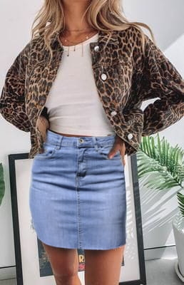 Modna Spódnica Mini Jeans Denim z Kieszeniami Wyjasniana Wiosna Lato Jesień model #E1157 Promocja w Sklepie FASHIONAVENUE.PL