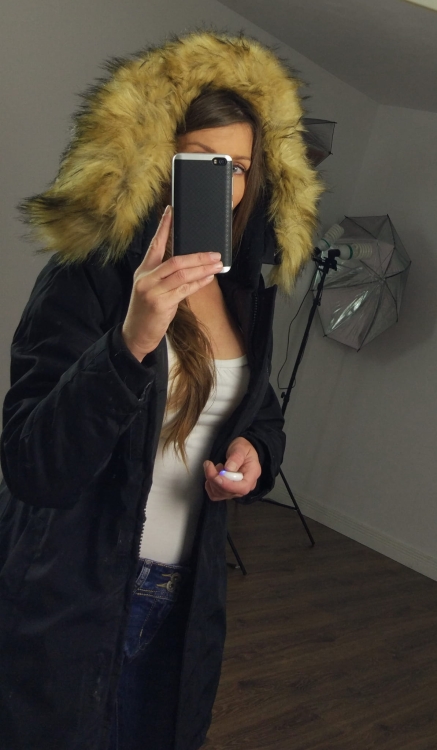 Modna Elegancka Kurtka Damska Ocieplana Kaptur z Futerkiem Jenota Prosta Hit Najnowszy Model na Wiosnę Jesień Zimę 2018 model #119 Promocja w sklepie FASHIONAVNUE