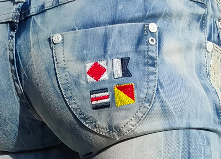 Jeansy Marmurki Damskie Haftowany Herb Kotwica Flagi #1061 FASHIONAVENUE.PL