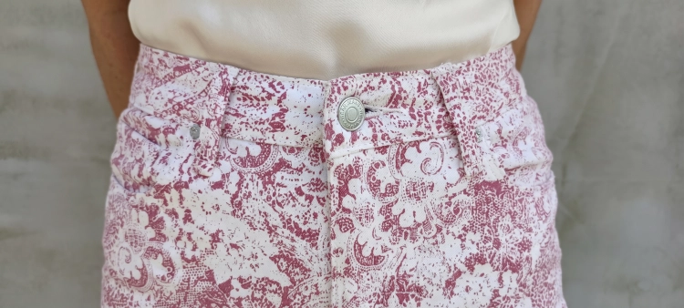 Białe Spodnie Skinny Rurki w Kwiatowe Ornamenty #DJ426-1 FASHIONAVENUE.PL