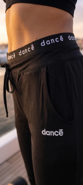 Czarne Wygodne Joggery Damskie Spodnie Dresowe Baggy Sportowe #GG9370 FASHIONAVENUE.PL