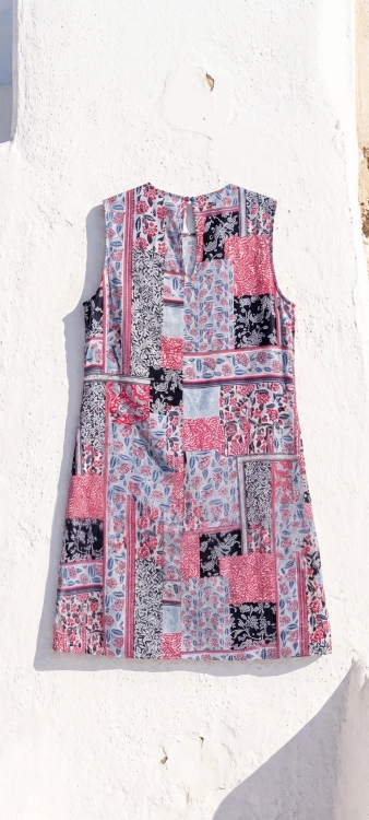 Luźna Wzorzysta Sukienka Letnia Prosta Wzory Boho Etno Patchwork Różowa #FW262-9 FASHIONAVENUE.PL