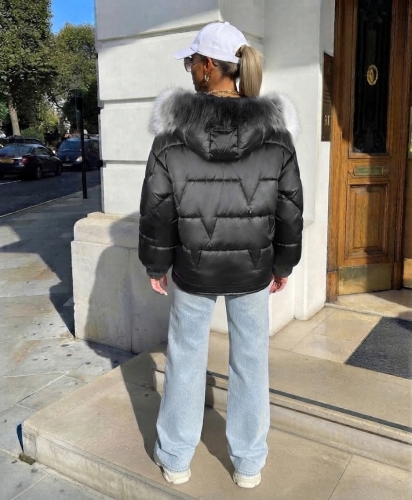 Kurtka Zimowa Damska Czarna Oversize Puffer z Trzykolorowym Futerkiem #H-1109-01 FASHIONAVENUE.PL