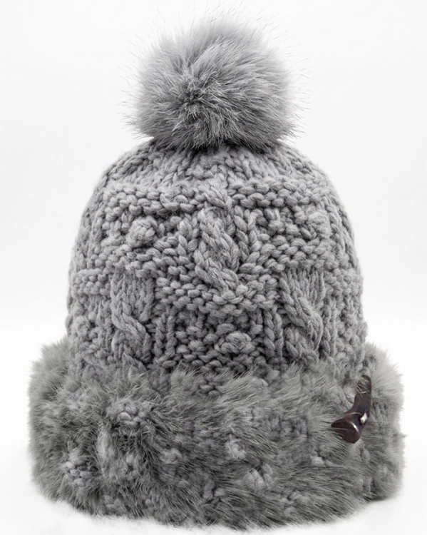 Ciepła Czapka Zimowa z Angorą Futerkiem i Pomponem Szara #CM-98 FASHIONAVENUE.PL