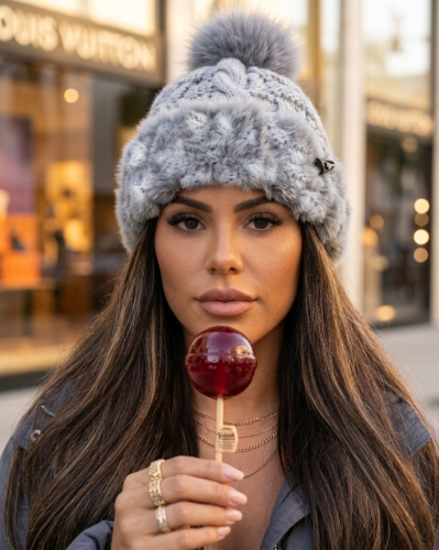 Ciepła Czapka Zimowa z Angorą Futerkiem i Pomponem Szara #CM-98 FASHIONAVENUE.PL