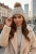Czapka Zimowa w Warkocze z Puszystym Pomponem Melanż Beżowo-Brązowy #H6979 FASHIONAVENUE.PL