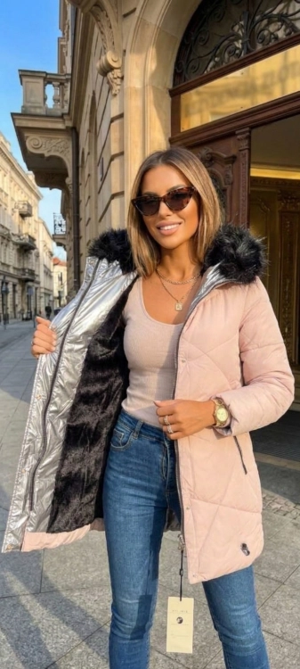 Ciepła Pikowana Kurtka Zimowa z Kapturem i Futerkiem Beżowy Róż #V715 FASHIONAVENUE.PL