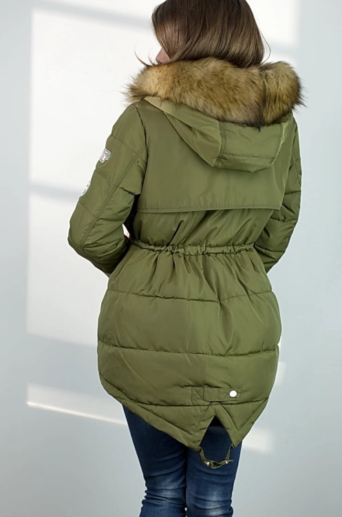 Modna Kurtka Damska z Kapturem Ocieplana Parka Asymetryczna  Naszywki Jenot Militarna Najmodniejsza Hit Najmowszy Model na Wiosnę Jesień Zimę 2018 model #112 Promocja w sklepie FASHIONAVNUE.PL